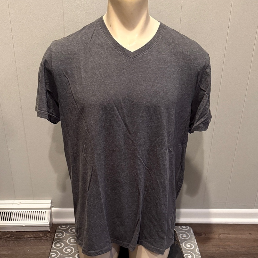 B18 Urban Pipeline Men’s XL Charcoal V-Neck Tee